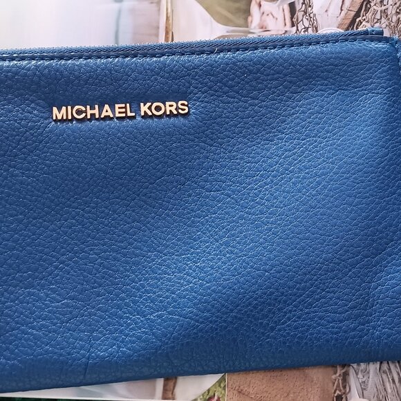 Michael Kors Royal Blue Pebble Leather large top zipper wristlet clutch - Picture 1 of 4